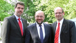 WEB Michael Thews, Martin Schulz, Rainer Schmeltzer auf dem Weg zur 150 Jahrfeier der SPD in Lünen