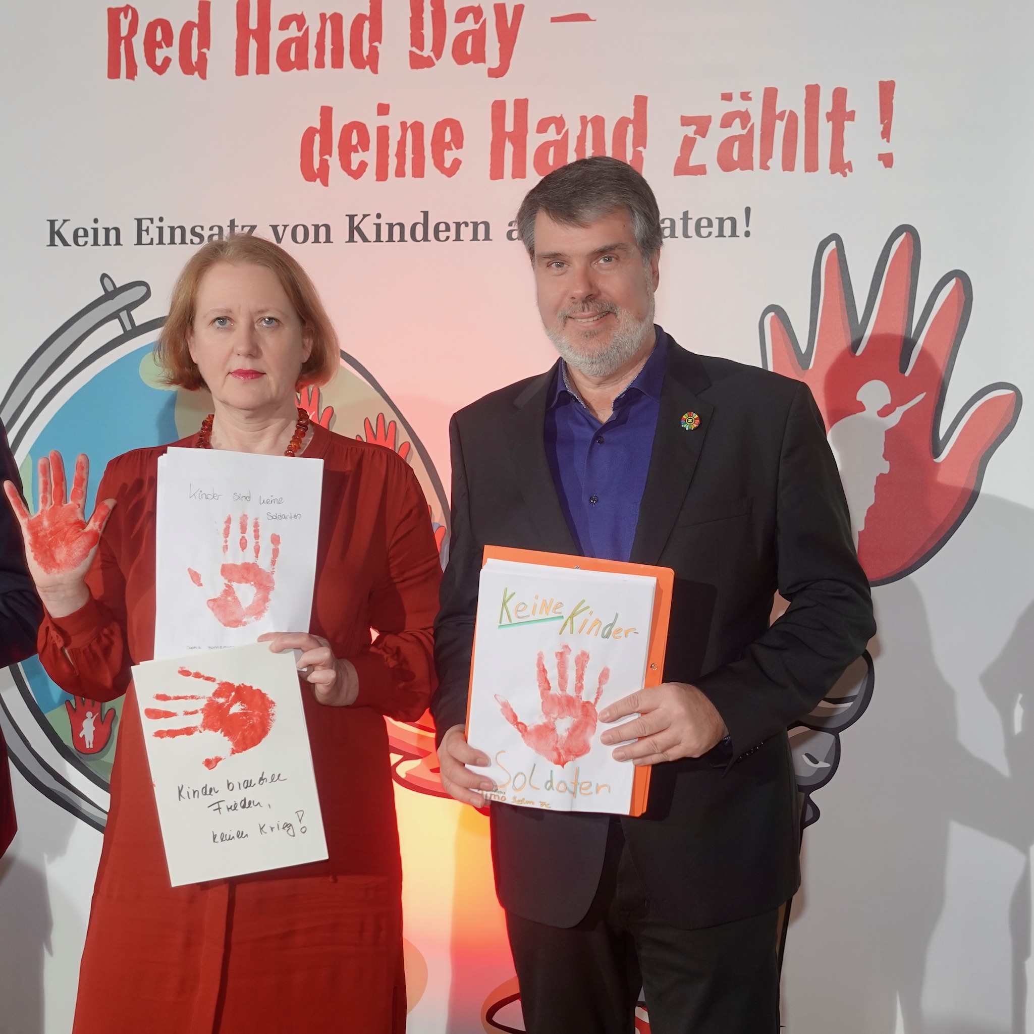 rote-haende-aus-selm-2